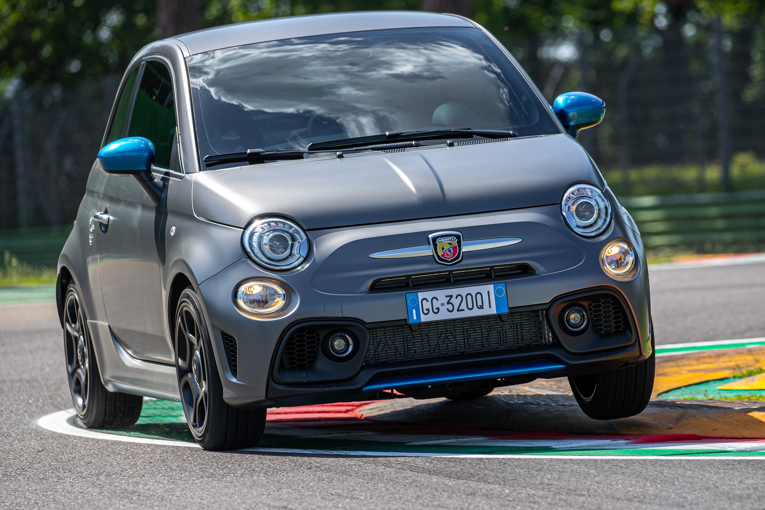Najlepsze Samochody 2022 Abarth 595 Abarth PL najlepsze-samochody-2022-abarth-595-abarth-pl
